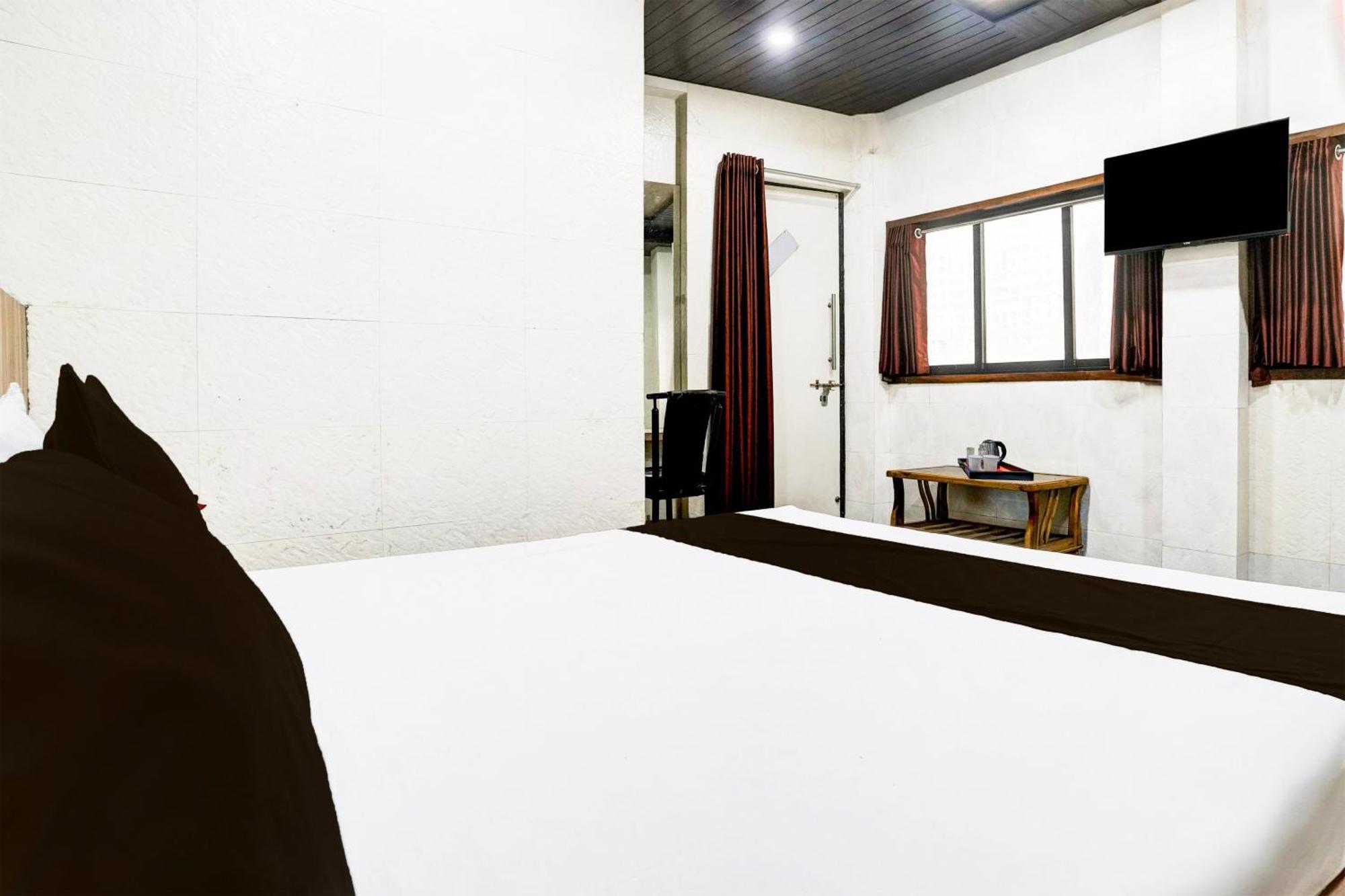 Super Hotel O Dombivali Formerly Pk Lodging Dombivli Ngoại thất bức ảnh