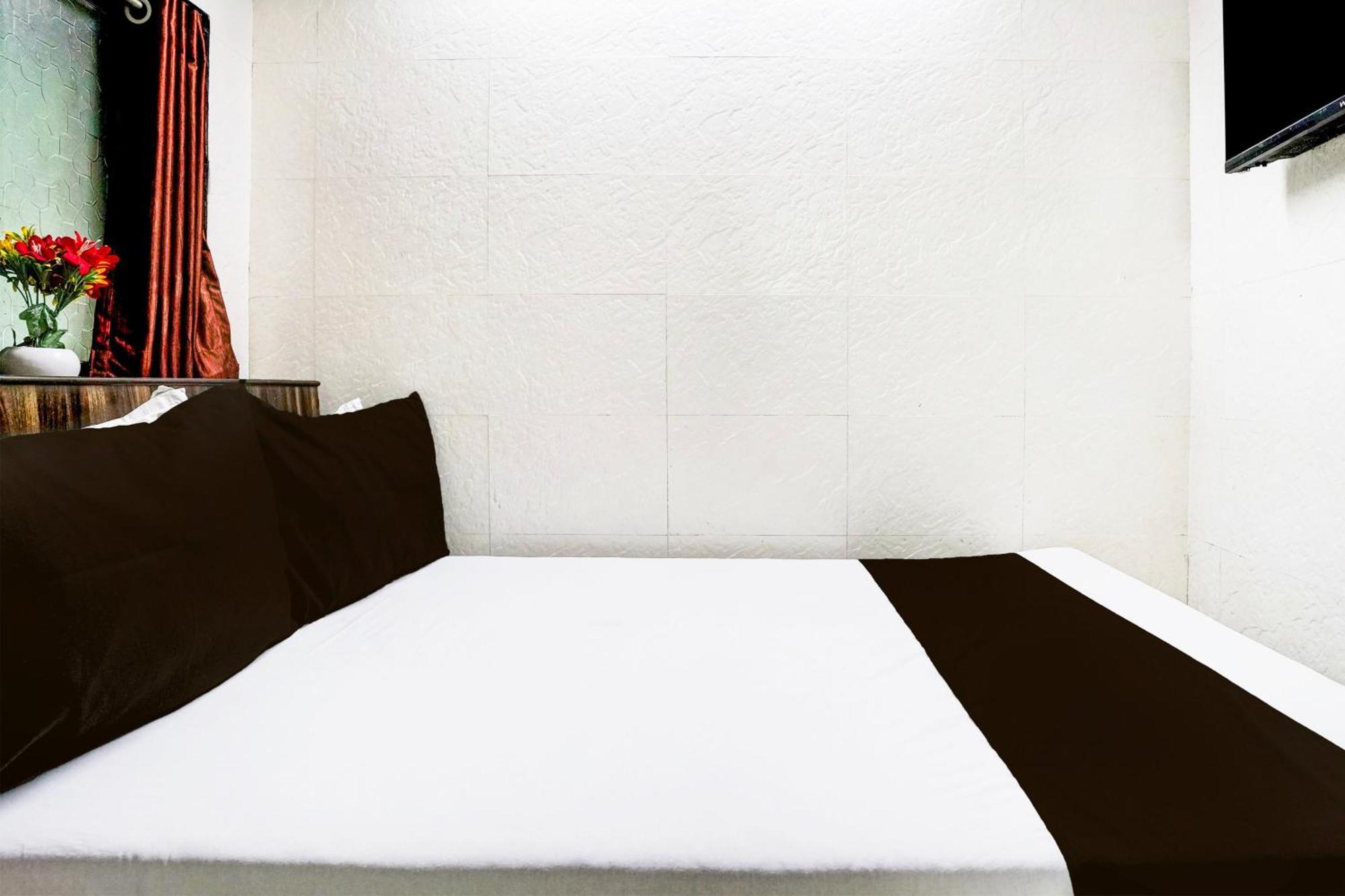 Super Hotel O Dombivali Formerly Pk Lodging Dombivli Ngoại thất bức ảnh