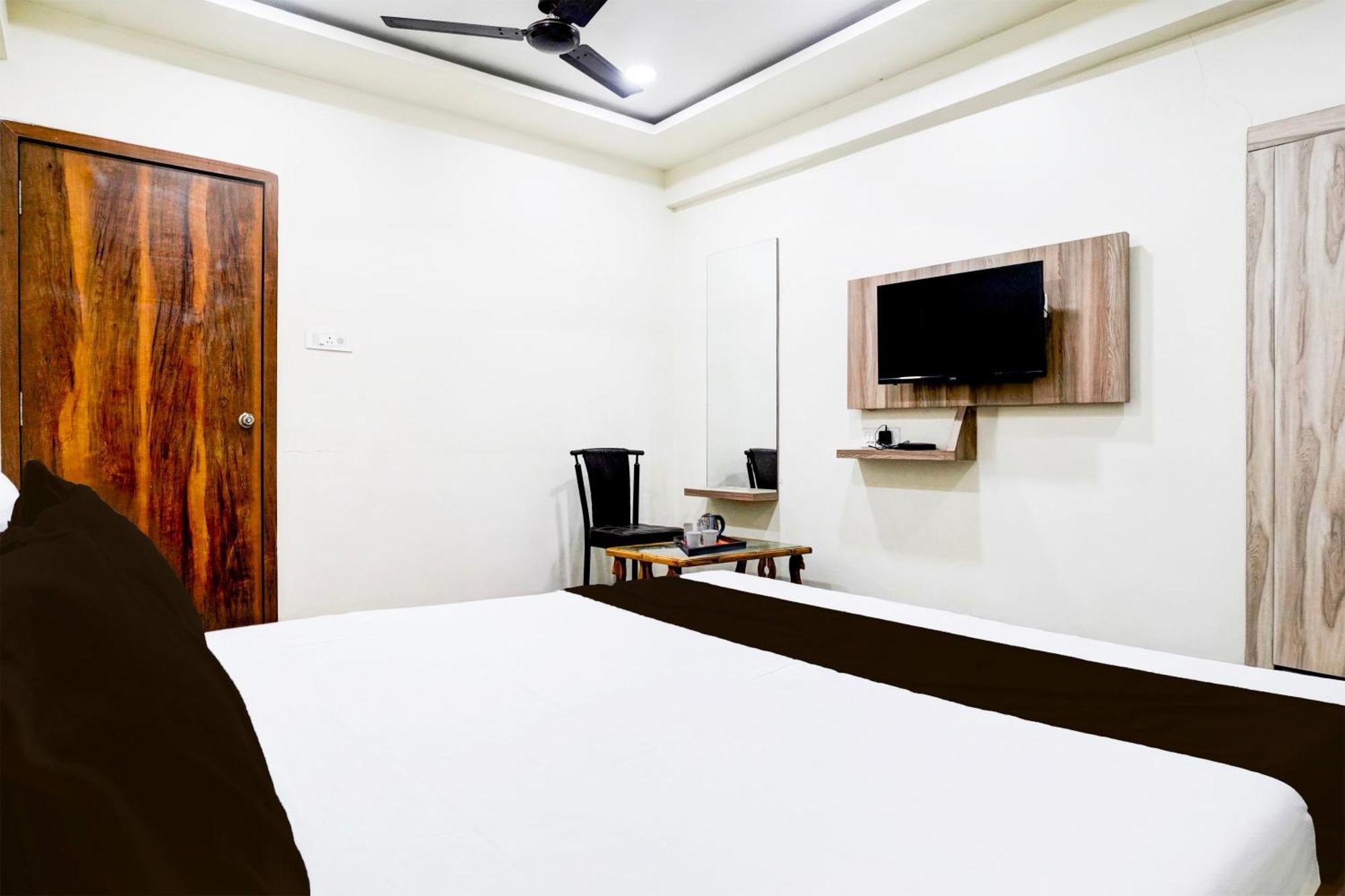 Super Hotel O Dombivali Formerly Pk Lodging Dombivli Ngoại thất bức ảnh