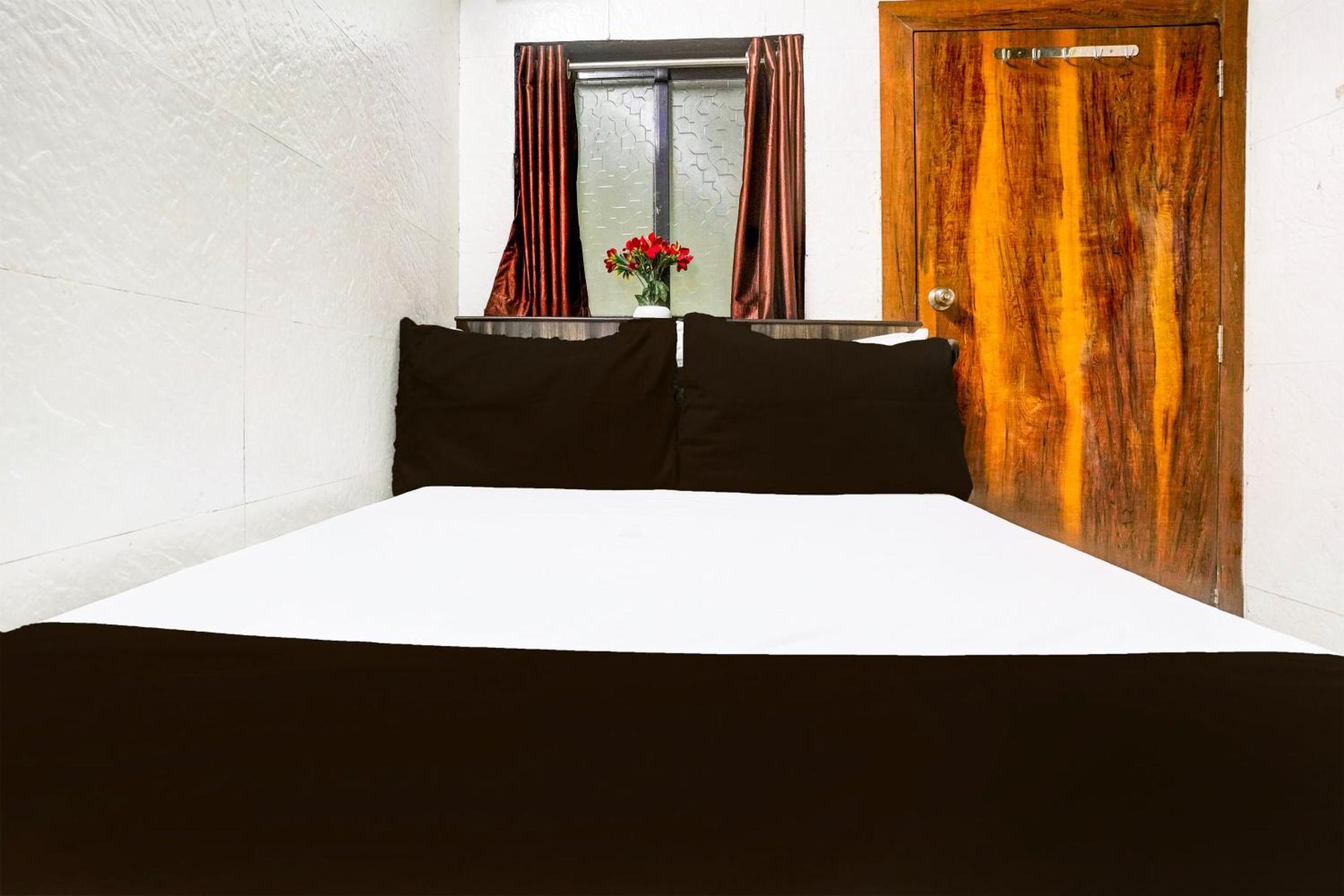 Super Hotel O Dombivali Formerly Pk Lodging Dombivli Ngoại thất bức ảnh